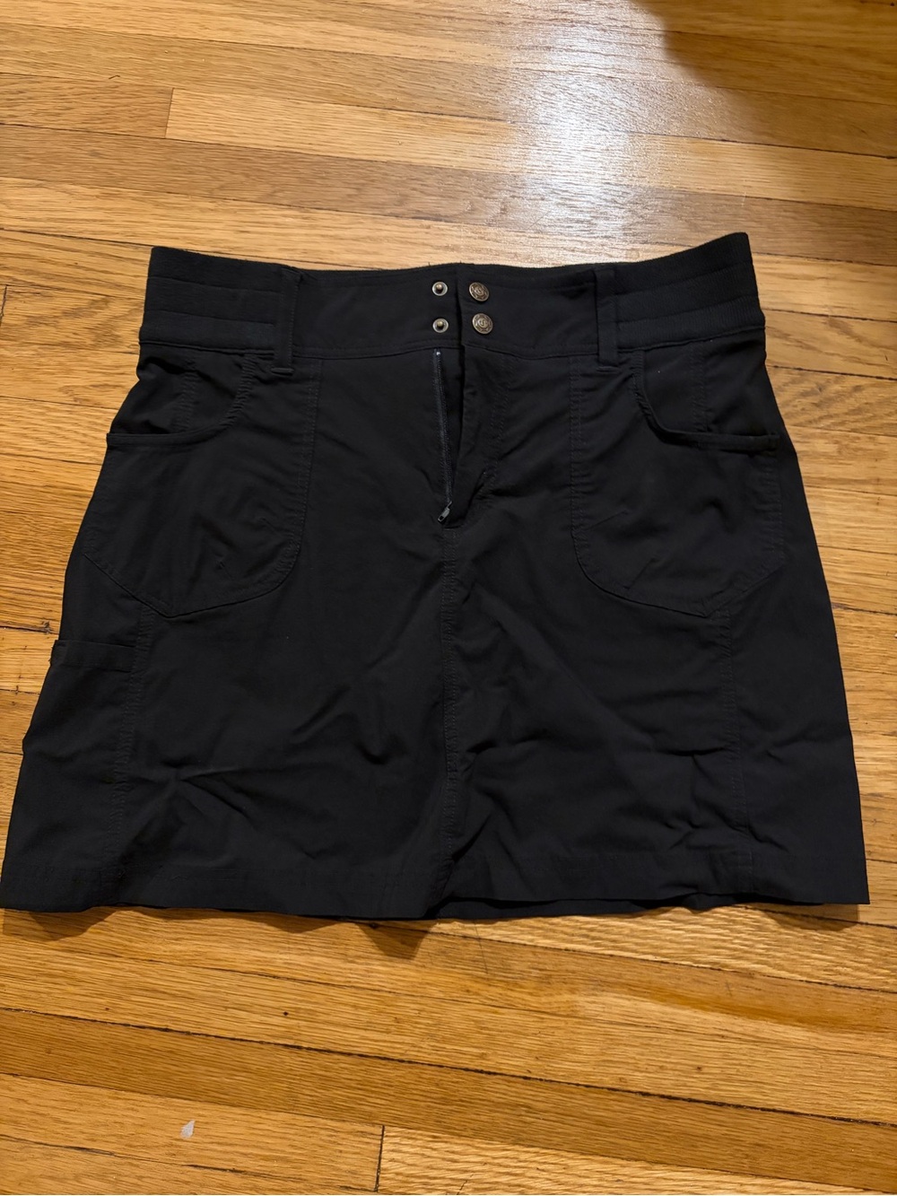 sahalie Black Stretch Skort with Double Button Waist